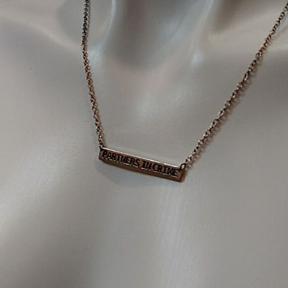 Icing Neckles   - Picture 3 of 6